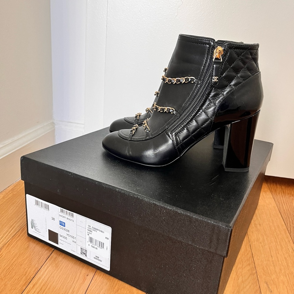Chanel short chain boots 7(38)